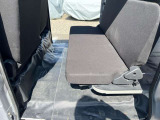 中古車両ですから、シートなどのインテリアに使用感や経年劣化が見られるものの、目立つ様な大きなダメージはなく、主要装備類に動作不良などの故障は有りません!