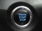エンジンスタートはプッシュボタンを押すだけ!キーを取り出す必要ございません♪