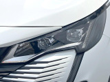 ●LEDヘッドライト:夜間走行時も良好な視界を確保し安心して運転できる高輝度LEDヘッドライトを装備!点灯速度が早く、消費電力も抑えられています。