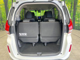 普段のお買い物や通勤、送迎等に十分な荷室スペースを確保しております。セカンドシートを倒すと、大きな荷物の積載も可能です♪
