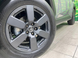 【18インチアルミホイール】外観にマッチしたアルミホイールを装着しております。各種アルミホイールや、スタッドレスタイヤも取扱いしております。是非ご相談ください♪