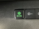 ★ECONスイッチ★ エコドライブを加速しよう!スイッチをONにすると、運転の仕方によるロスを抑え込み燃費をよくするようクルマが頑張ります(*^ー^*)燃費向上にチャレンジ♪