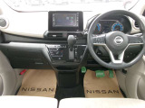 操作しやすい運転席廻り!操作パネルも使いやすい!!ドライブが楽しくなります!