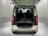 リアシートを倒すと、ラゲッジスペースを広くお使いいただけます!