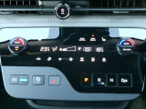 オートエアコン。設定した温度で風向、風量が自動で作動します。後席も設定可能です。電制シフト(スイッチタイプ)