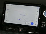 【10インチ純正ナビ】純正ナビを装備。タッチパネル式で使いやすく、詳細地図により目的地をピンポイントで設定できます。初めての道でも迷いにくく、ロングドライブも快適ですよ♪