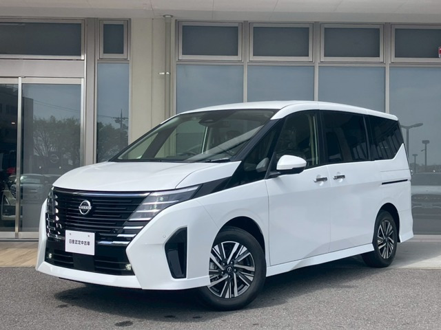 セレナ 1.4 e-4ORCE ハイウェイスターV 4WD 