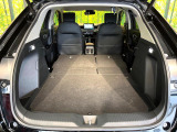 普段のお買い物や通勤、送迎等に十分な荷室スペースを確保しております。セカンドシートを倒すと、大きな荷物の積載も可能です♪