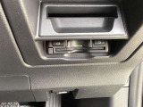 ETCももちろん搭載。いちいち料金所で停車する必要なんて当然ないです。スムーズにストレスなくドライブをお楽しみください。(※支払総額にセットアップ費用は含まれておりません。)
