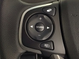 ステアリングリモコンは、運転中でも簡単に音量調整やチャンネル変更もできます!わき見運転防止にもつながるので安心です♪