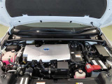 1800ccガソリンエンジン+モーターのハイブリッドです。