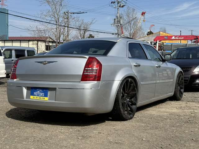 クライスラー 300C 3.5 自社分割/3.5/左ハンドル/サンルーフ の中古車