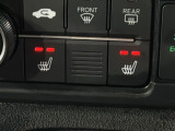 フロント両席にはシートヒーターが付いています!寒い日に便利な装備ですね。