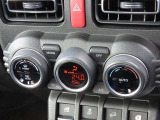 オートエアコンなのでスイッチひとつで車内を設定温度に調節してくれます☆