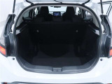 コンパクトカーながらゆとりのトランクスペースです。