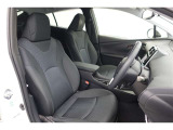 しっかりとしていて上質な座り心地のシートです。 座り心地も良くて長時間の運転も快適ですよ。 肌触りの良いシートが評判です。