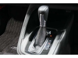 扱いやすい位置に配置されたフロアオートマチックです☆CVTを採用で滑らかでスムーズな走りが楽しめますよ♪