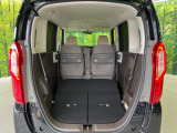 普段のお買い物や通勤、送迎等に十分な荷室スペースを確保しております。セカンドシートを倒すと、大きな荷物の積載も可能です♪