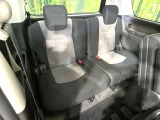 3列目シートはもちろん状態良好☆大人でもゆったりと座って頂けますので、大人数でのお出かけもラクラクです♪ご家族で、気の知れた仲間で、ドライブに行くのが楽しみですね♪