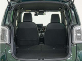 2列目を倒すことで、大変広いラゲッジスペースとなります。大きな荷物を積んだりと様々な用途にご利用いただけます。