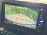 【バックカメラ】駐車時に後方がリアルタイム映像で確認できます。大型商業施設や立体駐車場での駐車時や、夜間のバック時に大活躍!運転スキルに関わらず、今や必須となった装備のひとつです!