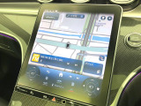 ●MercedesBenz純正ナビ:一体感のあるナビは、高級感ある車内を演出してくれます。Bluetooth再生などオーディオ機能も充実しておりますので、運転もより楽しめます♪