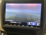 【バックカメラ】運転が苦手な方も車庫入れラクラクです!ギアをリバースに入れれば自動的に切り換わりますので、面倒な操作は不要です♪狭い駐車場もお車を傷つけず安心ですね!