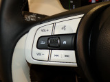 【ステアリングリモコン】ステアリングにオーディオ調節可能なスイッチが装備されていますので運転中でも視線をそらさずにオーディオの調節が可能です!