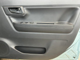 パワーウィンドウスイッチは運転席ドアに集約されています♪