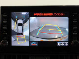 パノラミックビューモニター付きです。車両を上から見たような映像をモニター画面に表示。運転席からの目視では見にくい、車両周辺の状況をリアルタイムでしっかり確認できます。