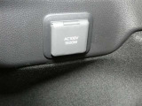 【アクセサリーコンセント】電源はAC100V。パソコンなどの家電用品などに対応しています。
