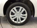 スチールホイールには、ホンダ純正のホイールカバーが付いています。