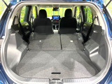 後席を格納すると、これだけの広さが!シーンに合わせたシートアレンジで、大きな荷物も積むことが出来ます♪
