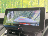 【パノラミックビューモニター】専用のカメラにより、上から見下ろしたような視点で360度クルマの周囲を確認することができます☆死角部分も確認しやすく、狭い場所での切り返しや駐車もスムーズに行えます。