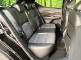 後部座席も気になるようなキズ・汚れやへたり等、大きなダメージはなく、良好な状態です。