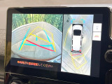 【パノラミックビューモニター】専用のカメラにより、上から見下ろしたような視点で360度クルマの周囲を確認することができます☆縦列駐車や幅寄せ時に活躍してくれます♪