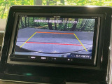 【バックカメラ】駐車時に後方がリアルタイム映像で確認できます。大型商業施設や立体駐車場での駐車時や、夜間のバック時に大活躍!運転スキルに関わらず、今や必須となった装備のひとつです!