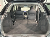 リアシートを倒すと、ラゲッジスペースを広くお使いいただけます!