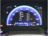 とっても見やすいメーターです。夜間時はラグジュアリーな気分にさせてくれる照明が魅力ですので、夜のドライブも楽しみになりますよ♪