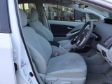 シートはしっかりとした作りで、長時間の運転にも対応します。