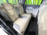 後部座席も気になるようなキズ・汚れやへたり等、大きなダメージはなく、良好な状態です。
