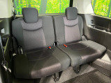 3列目シートはもちろん状態良好☆大人でもゆったりと座って頂けますので、大人数でのお出かけもラクラクです♪ご家族で、気の知れた仲間で、ドライブに行くのが楽しみですね♪