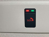 【SOSコール】事故や急病の時にボタンひとつで専門のオペレーターに接続。エアバックが開く事故の時は自動でオペレータに接続してくれます!