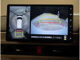 パノラミックビューモニター 車両上空より写したような画像をモニターに表示☆車庫入れや、幅寄せなどに大変便利な機能です♪
