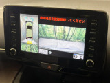 【パノラミックビューモニター】専用のカメラにより、上から見下ろしたような視点で360度クルマの周囲を確認することができます☆死角部分も確認しやすく、狭い場所での切り返しや駐車もスムーズに行えます。