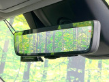 【デジタルインナーミラー】カメラが撮影した車両後方の映像をルームミラー内に表示。クリアな視界で状況の確認が可能です!※ドラレコ機能ご利用には別途SDカードをご用意いただく場合があります。