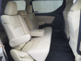 ゆとりのある広々とした車内空間は、ドライブを始め買い物やレジャーなど、幅広く活躍します。