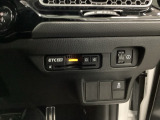 高速道路のご利用時にとても便利なETC車載器付。カードをセットするだけで高速道路を利用でき、お財布にも優しく,料金所をノンストップで通過でき便利です。