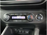 オートエアコンなので車内は一年中快適です♪