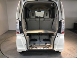 コンパクトボディーなのに、荷室はこんなに広々!たくさん荷物が積めますよ。